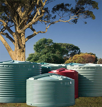 Team Poly Tanks in Australian Outback Team Poly Tanks in Australian Outback